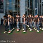 'Clogs' uitgevoerd op het voorplein door de generatie van de toekomst