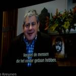 Sir Cameron Mackintosh spreekt wijze woorden tot de cast per video