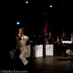 Sven Ratzke met de Konrad Koselleck Big Band