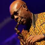 Manu Dibango bij het World Granny Festival Manu Dibango bij het World Granny Festival