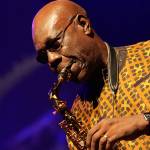 Manu Dibango bij het World Granny Festival